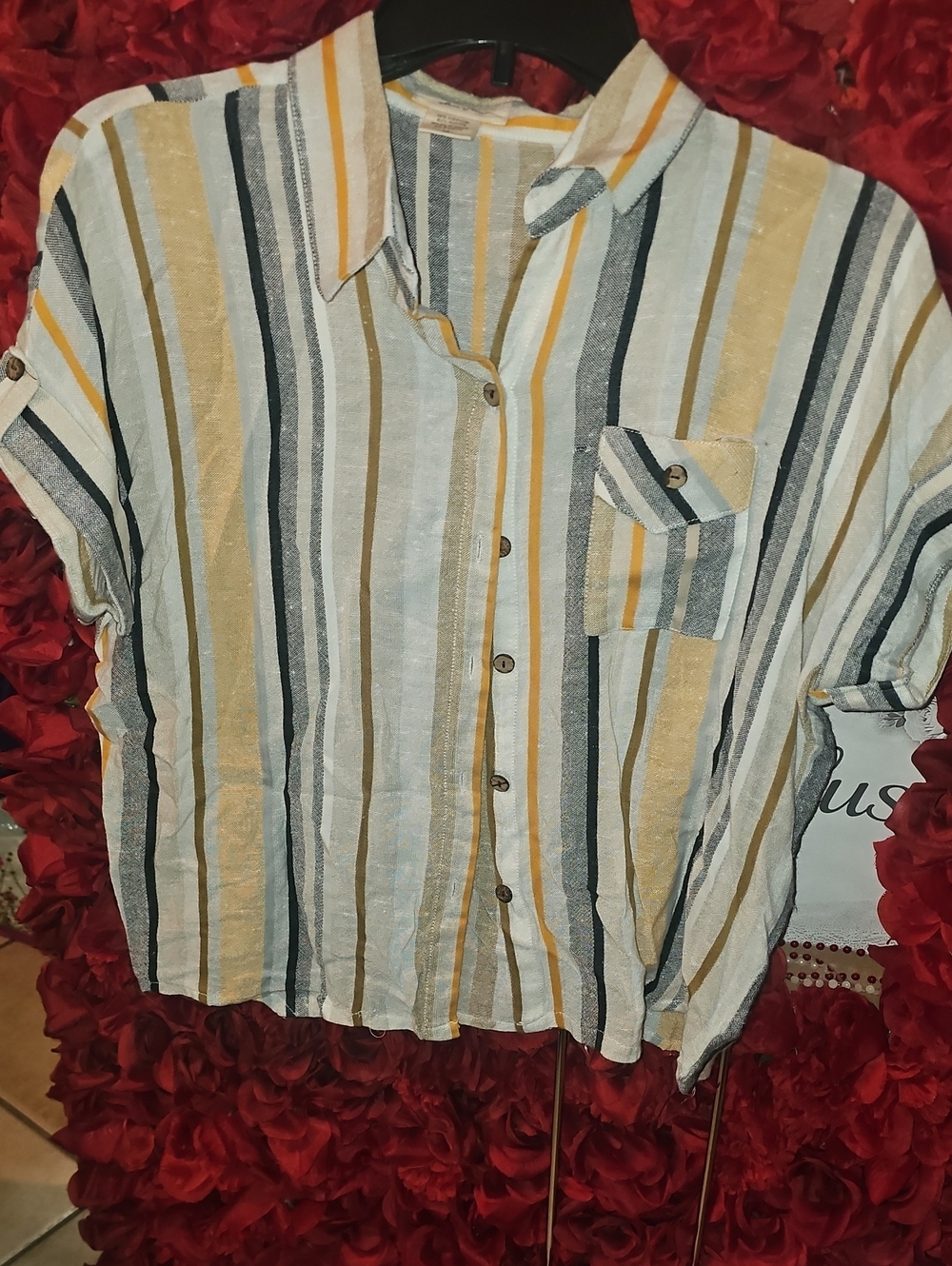 Love Notes Women's Short Sleeve Button-Down in White, Yellow, Blue & Brown Sz M